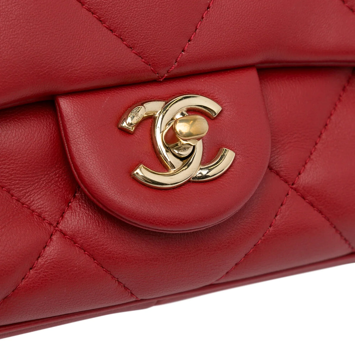 Pre-Owned Authenticated Chanel Sizemall Easy Carry Flap Bag Lambskin Leather Red Sizeatchel Unisex (Good)