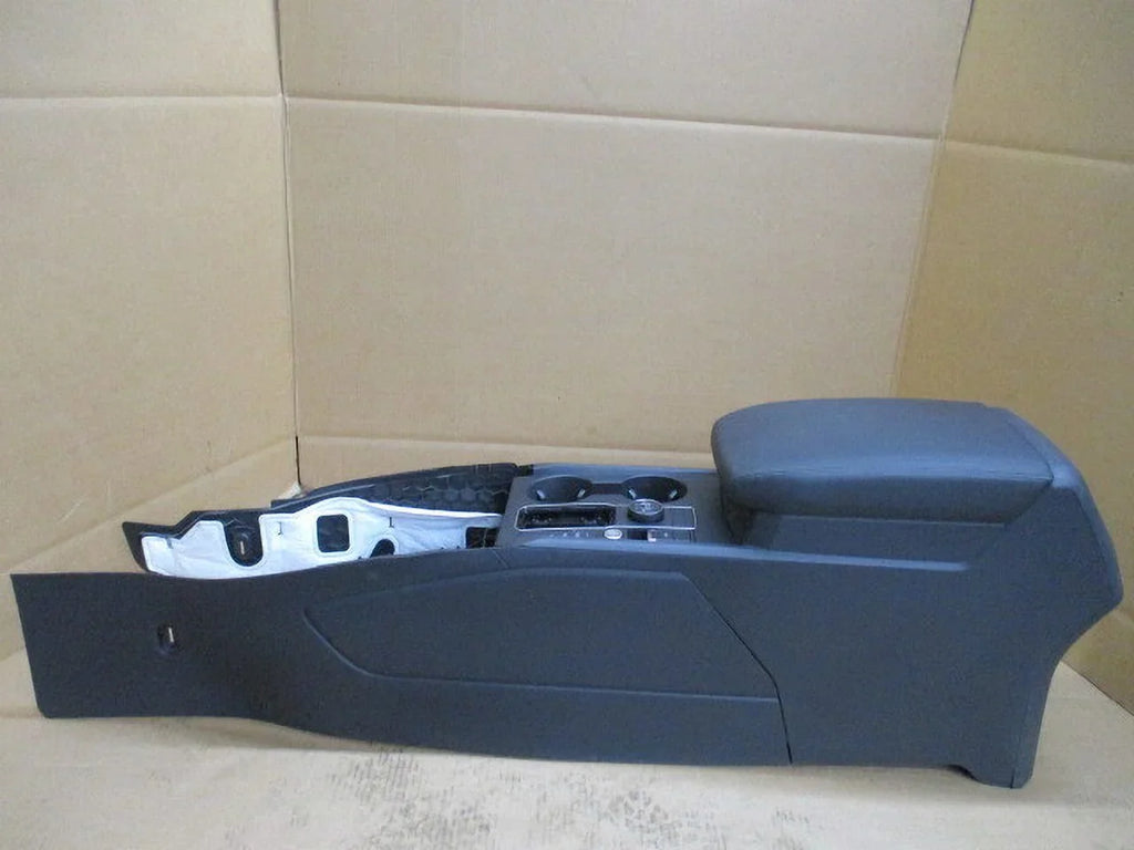 Pre-Owned 2018 2019 Volkswagen Atlas Black Center Console w/ 2 Rear USizeB Ports OEM LKQ (Good)