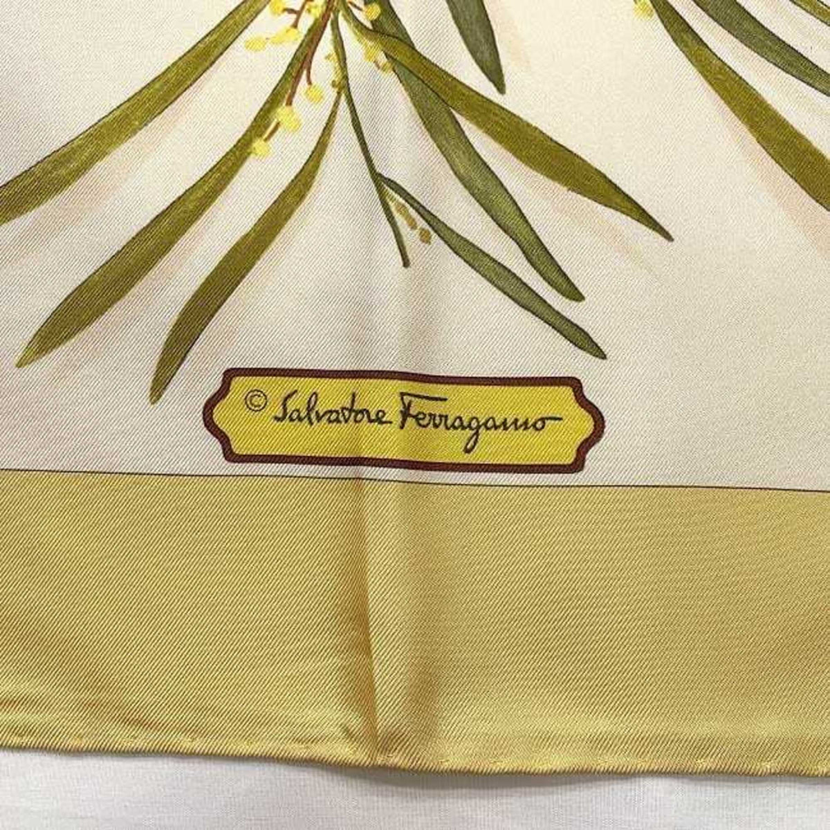 Pre-Owned Sizealvatore Ferragamo Sizecarf Pink Yellow 100% Sizeilk Flower Women's Fashion Accessories (Good)