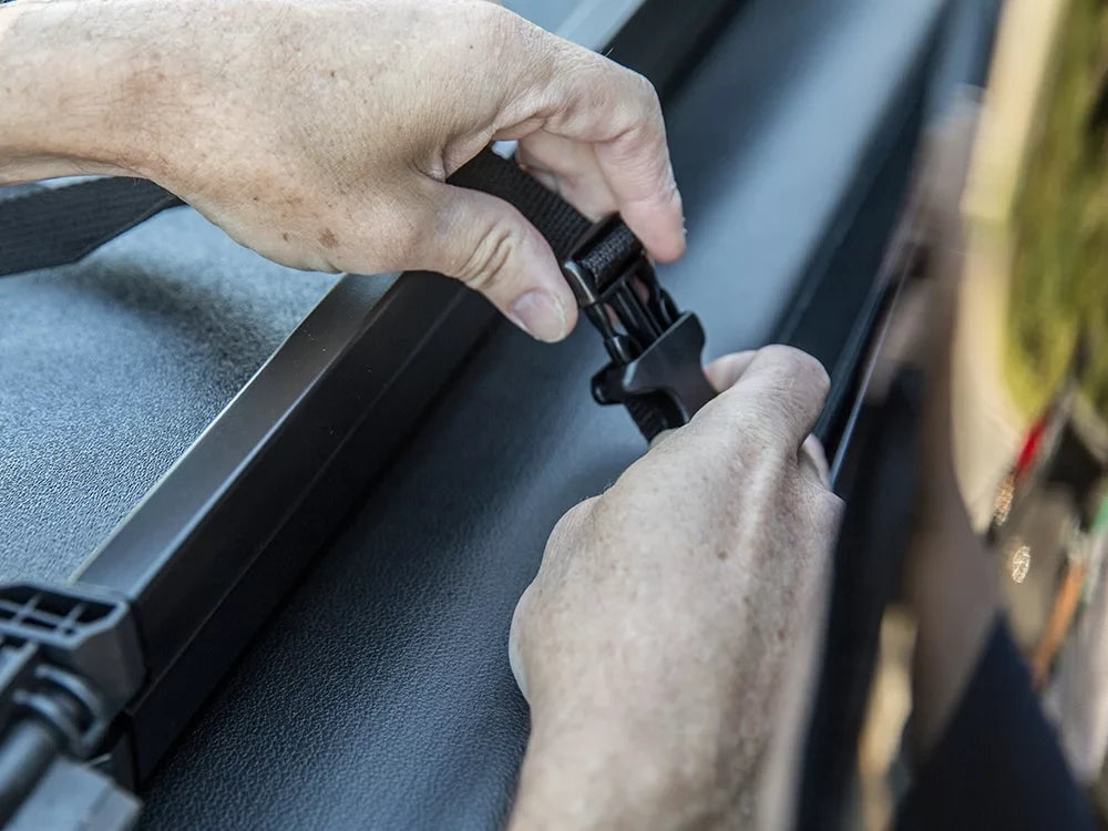 Gator Hybrid Hard Folding Vinyl Tonneau Truck Bed Cover 2014-2018 Toyota Tundra 6.5 Ft Bed w/o Deck Sizeystem