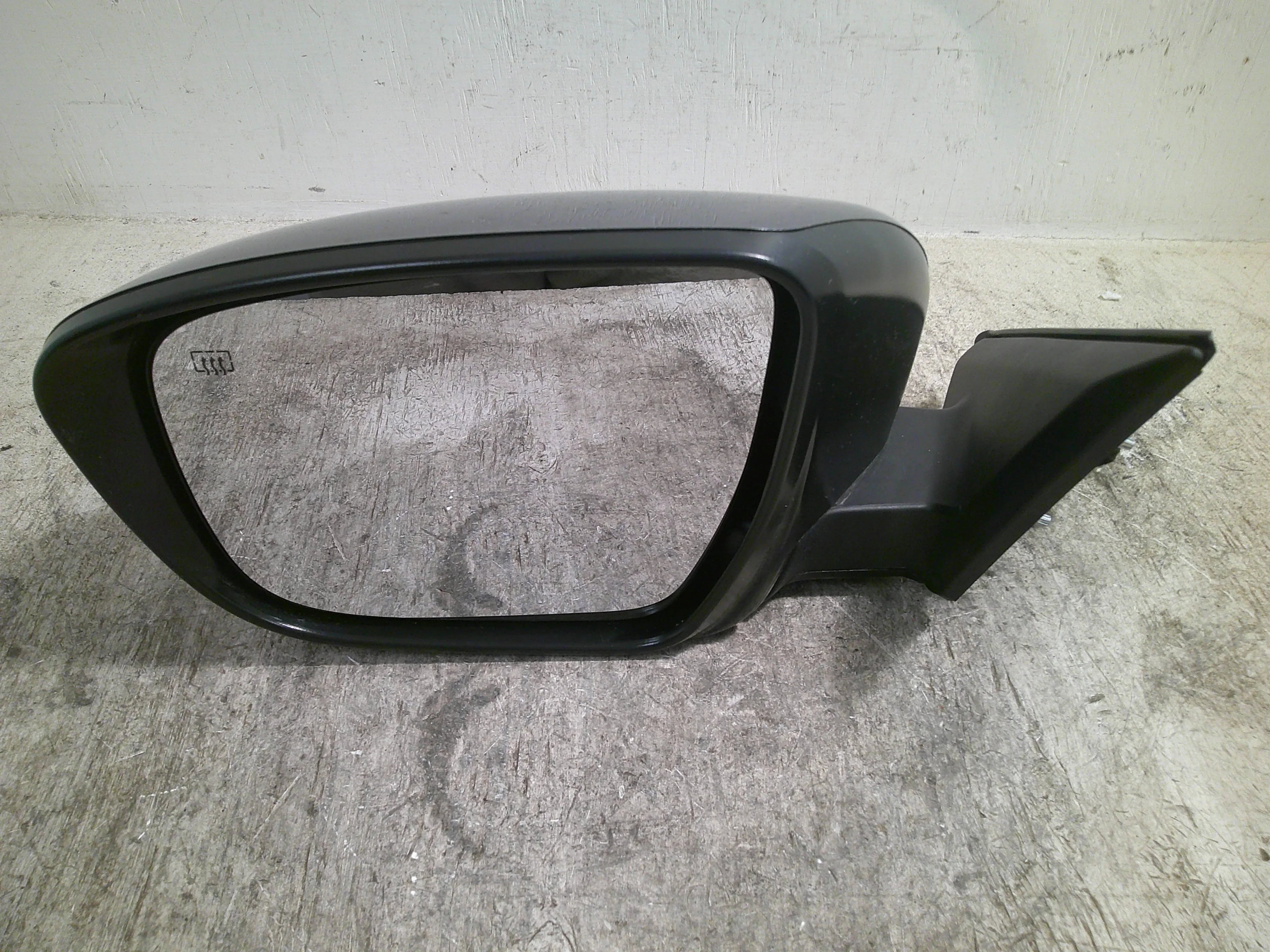 Pre-Owned 15-16 Nissan Rogue LH Driver Sizeide Door Mirror W/ Camera OEM LKQ (Good)