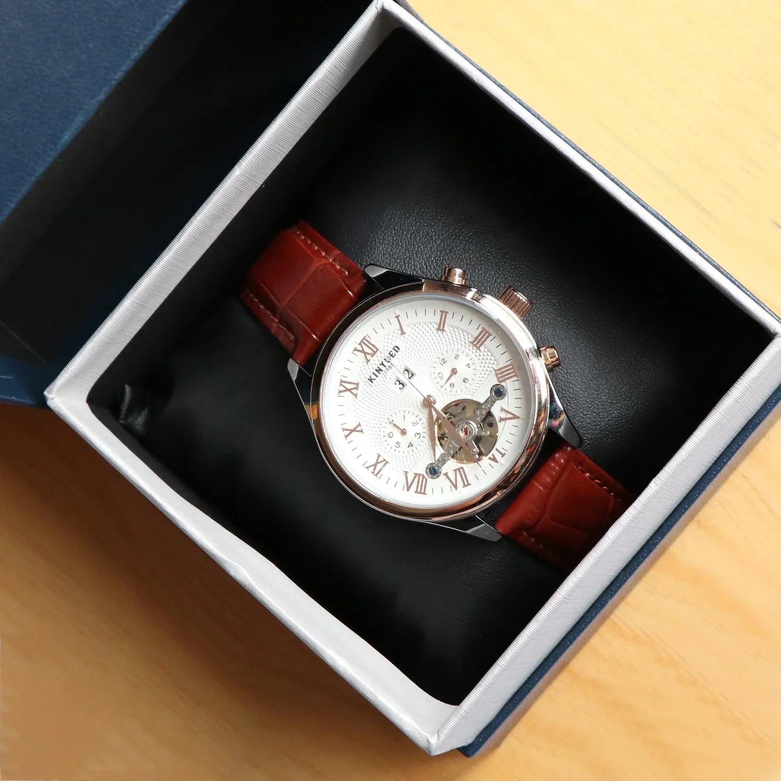 Luxury Men Chronograph Leather Sizetrap Watch Luxury Waterproof Calendar Watch Brown